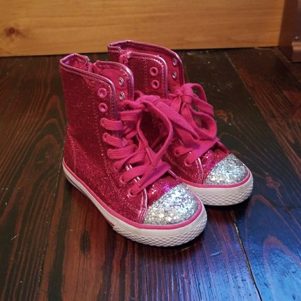 Chucks style high top glitter sneaker